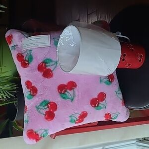 🍒Cherries Throw Pillow